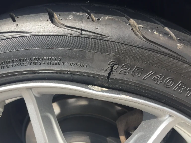 How to tell If Your Tire Was Slashed | Here are 5 Ways to Learn