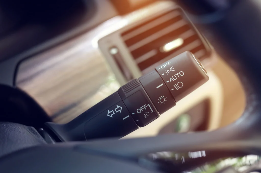 How to Turn Off Lights in the Car