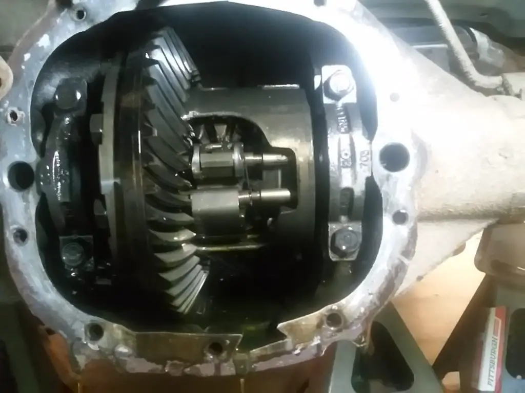 How to Replace Pinion Bearing on Chevy Truck
