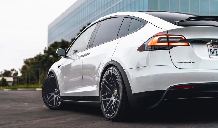Can you Put Aftermarket Wheels on a Tesla?