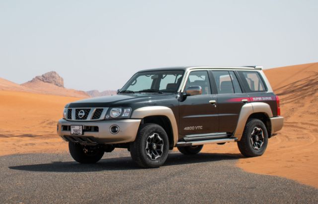 Nissan Patrol Super Safari vs Toyota Land Cruiser