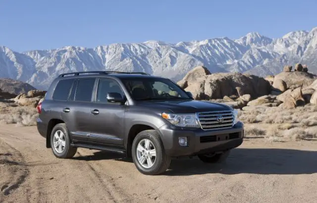 Nissan Patrol Super Safari vs Toyota Land Cruiser