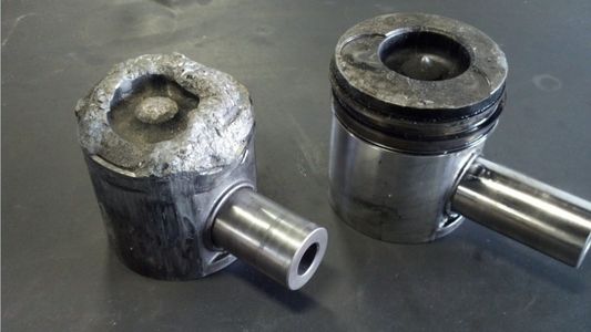 Defective piston 