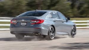 Pros and Cons of the 2019 Honda Accord Sport 2.0T 